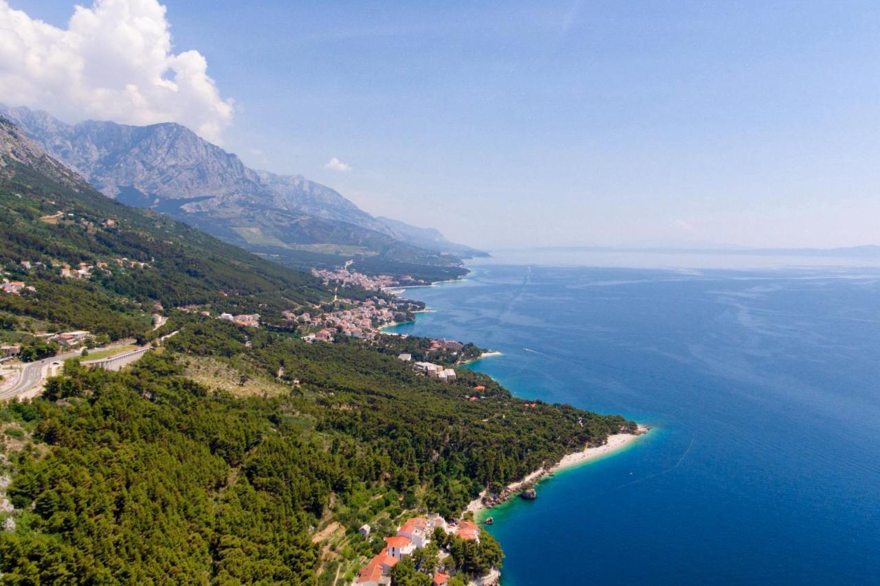 Apartments With A Parking Space Brela, Makarska - 16603 エクステリア 写真