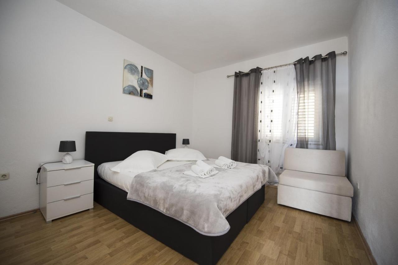 Apartments With A Parking Space Brela, Makarska - 16603 エクステリア 写真
