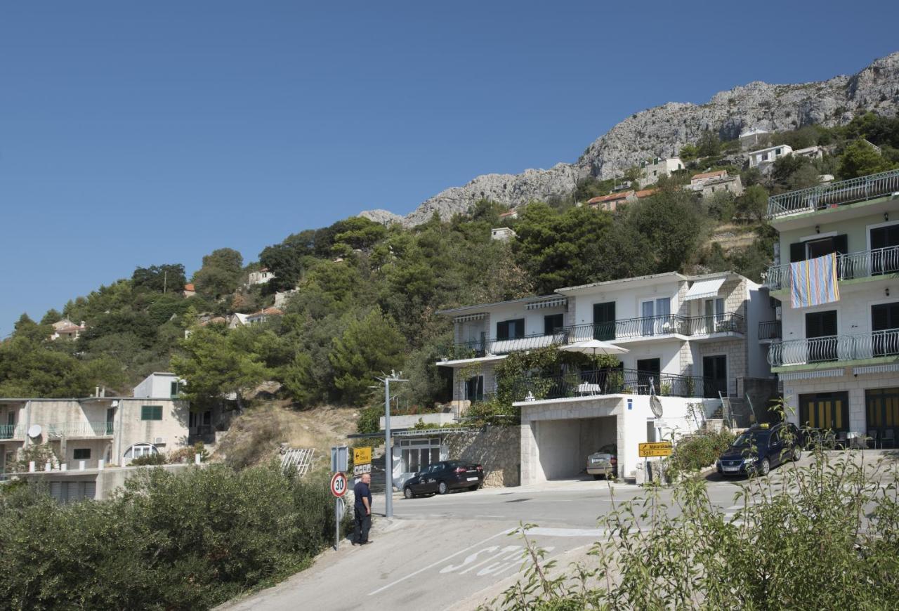 Apartments With A Parking Space Brela, Makarska - 16603 エクステリア 写真