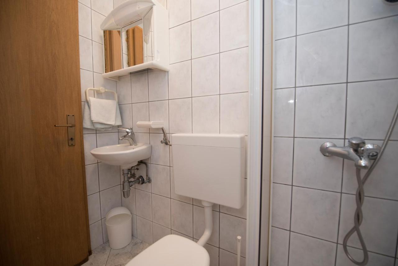 Apartments With A Parking Space Brela, Makarska - 16603 エクステリア 写真