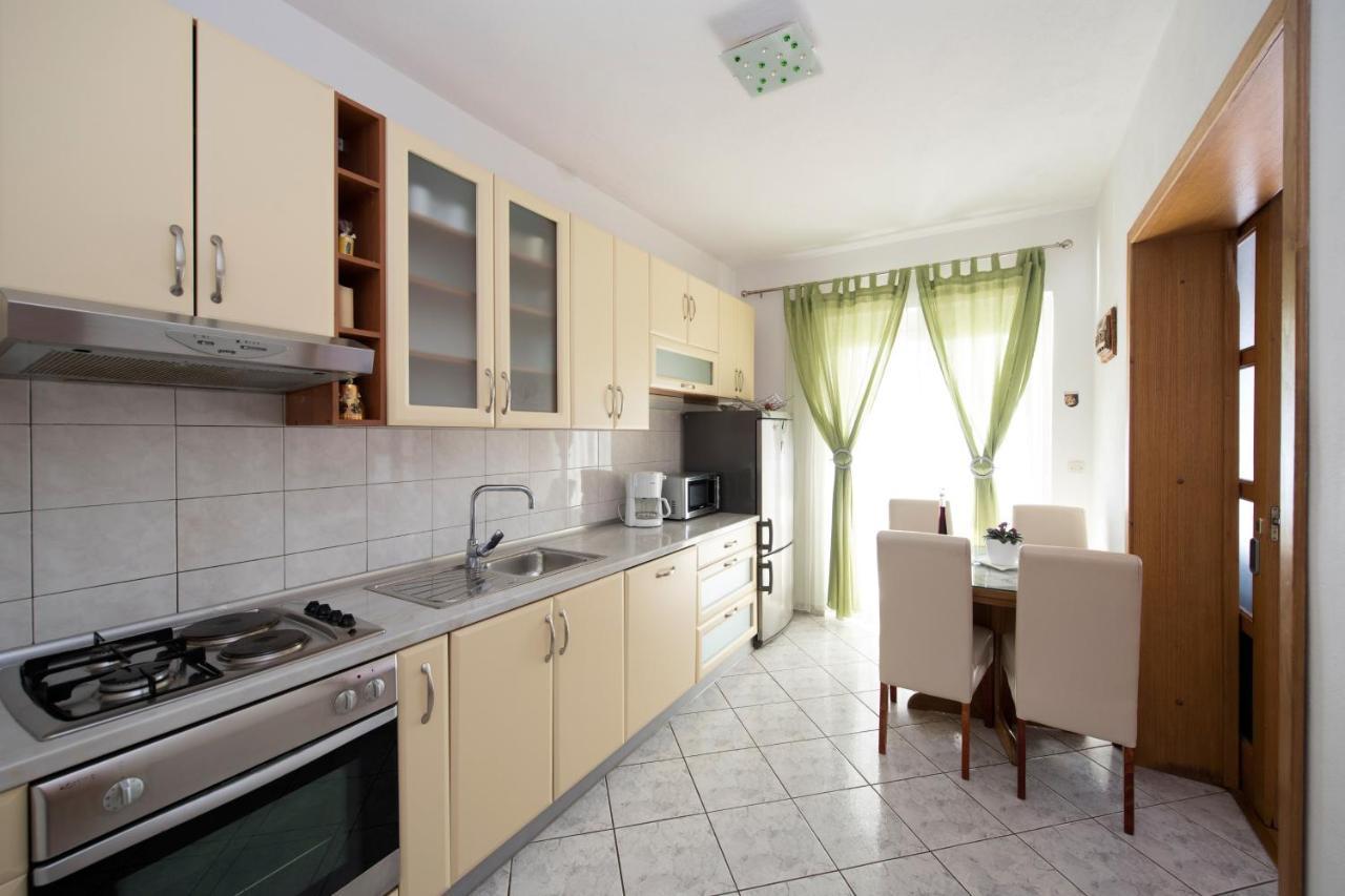 Apartments With A Parking Space Brela, Makarska - 16603 エクステリア 写真