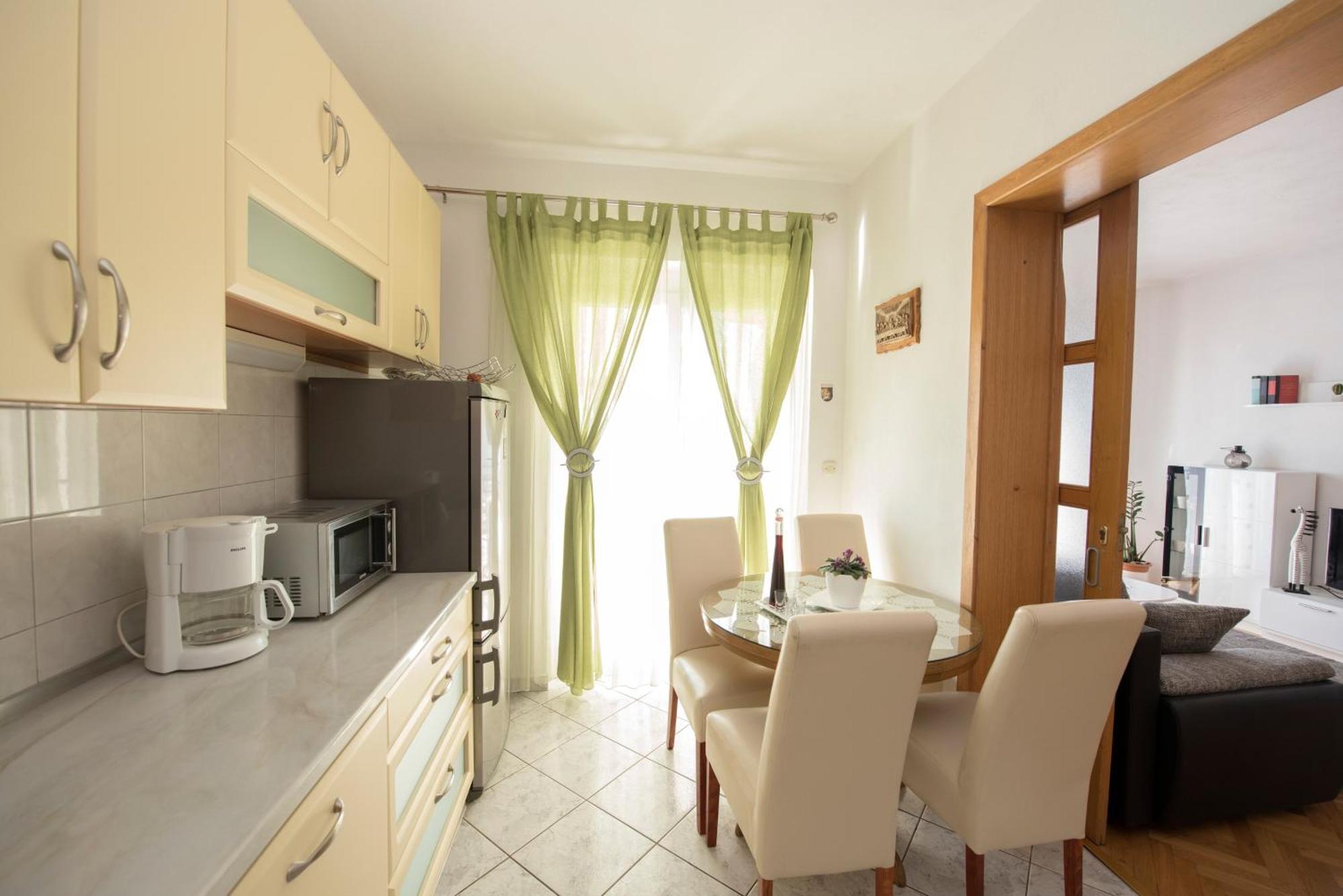 Apartments With A Parking Space Brela, Makarska - 16603 部屋 写真